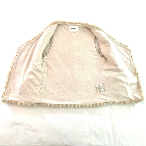 BB Dakota Keith Faux Fur Vest NWOTs - Picture 4 of 8